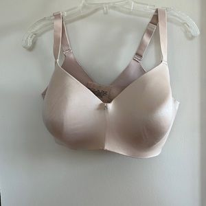 Beautiful Soft Underwire Bali Bra 40DD